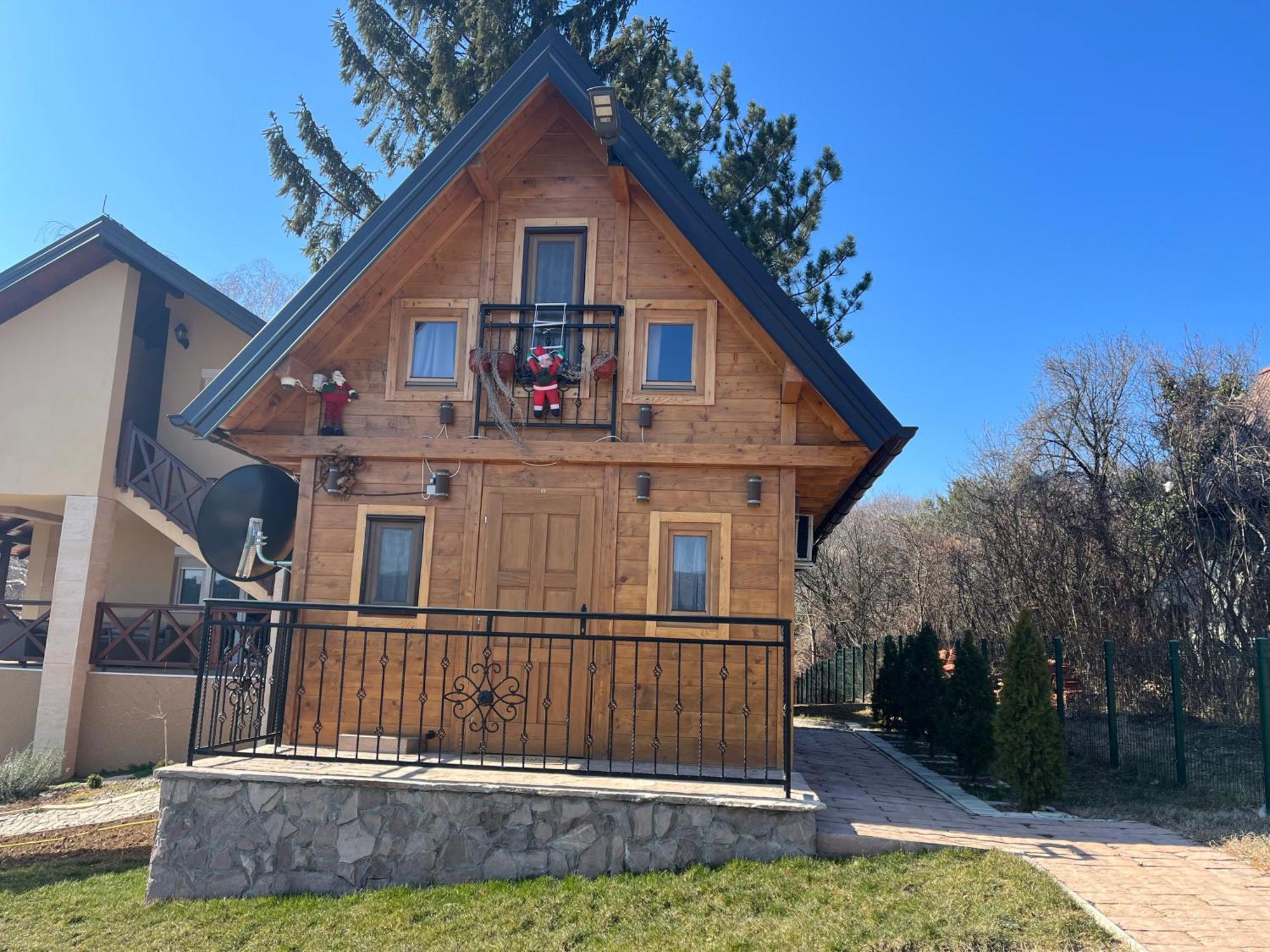 Apartmani Joka I Drvene Kucice Vrdnik Exteriör bild