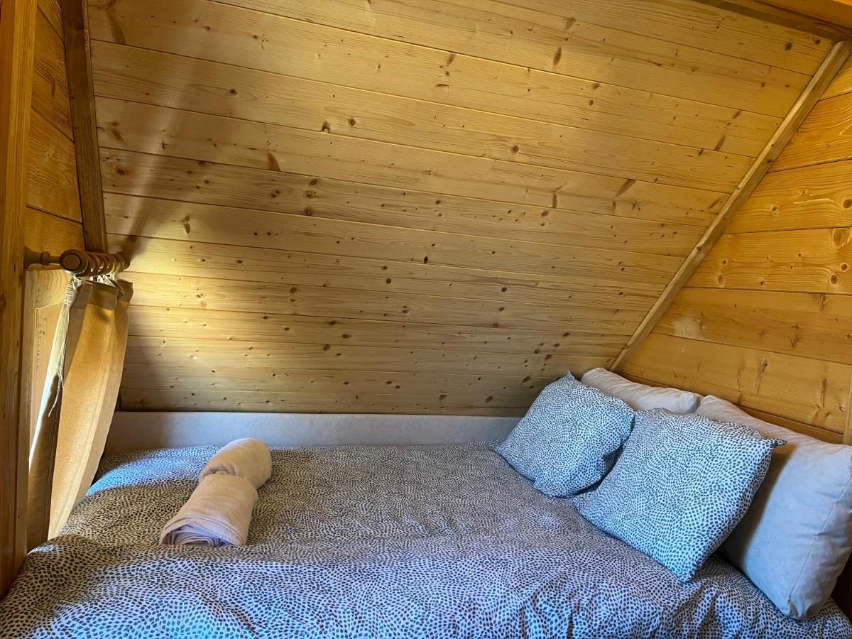 Apartmani Joka I Drvene Kucice Vrdnik Exteriör bild