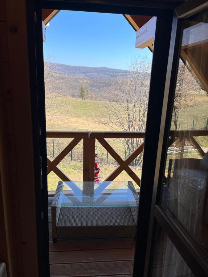 Apartmani Joka I Drvene Kucice Vrdnik Exteriör bild